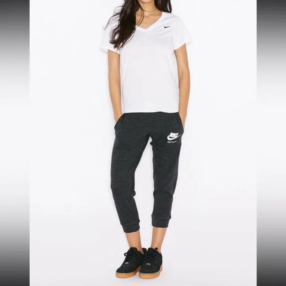 Nike Plus Vintage Capri Pants - Picture 8 of 8